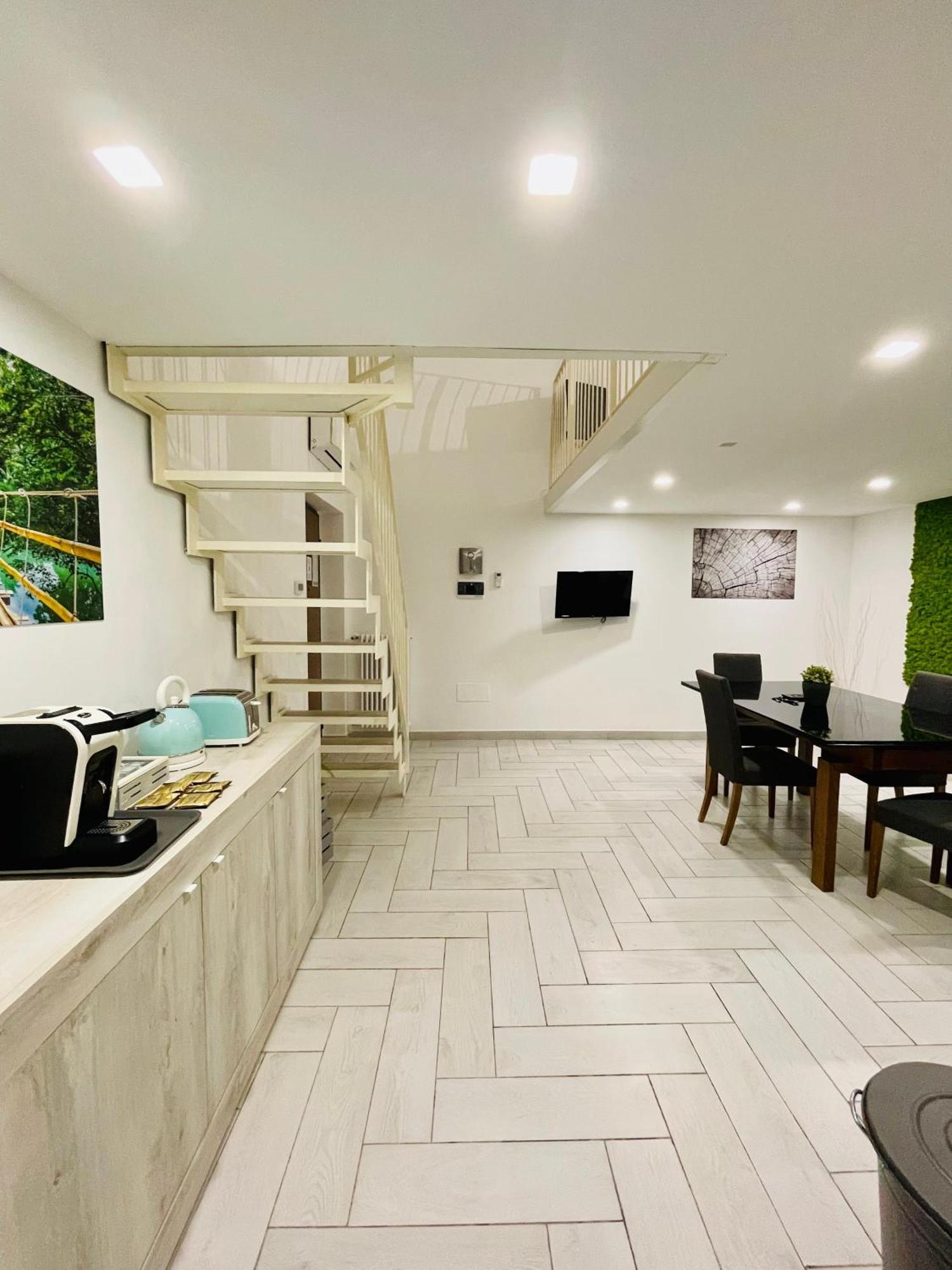 Apartment Suite169 *